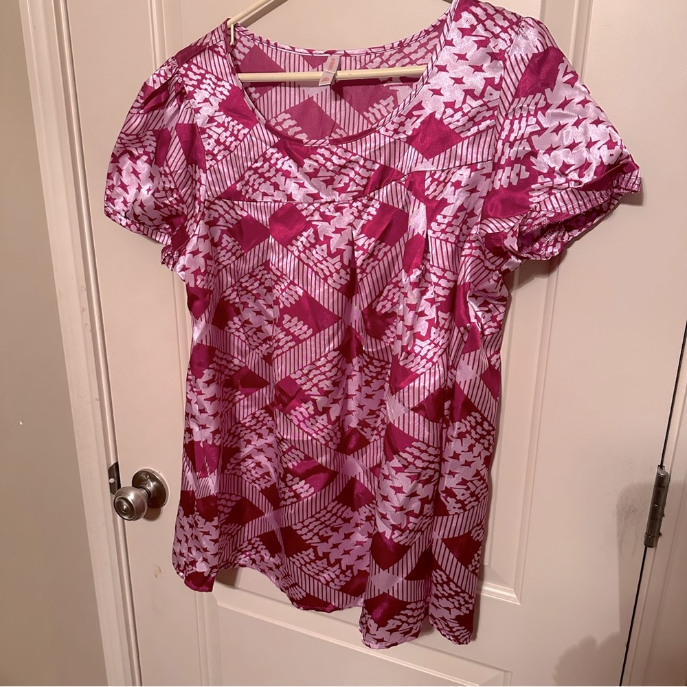 Xhilaration size XXL magenta and white tunic